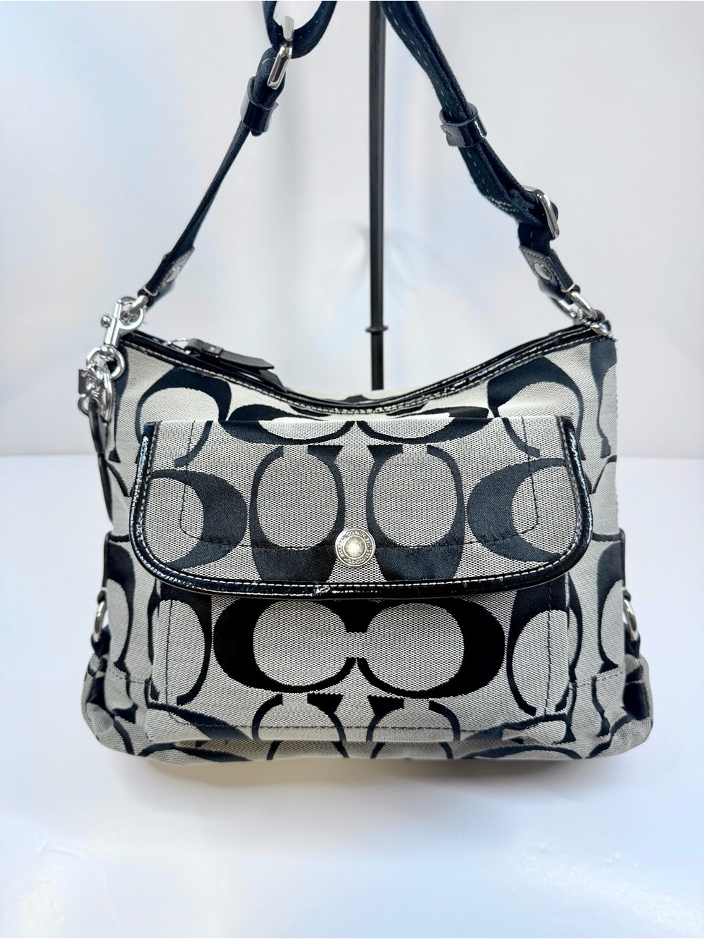 Vintage Coach Signature C Black & Gray Canvas Shoulder Bag Flap Pocket Y2K Purse - Picture 2 of 13